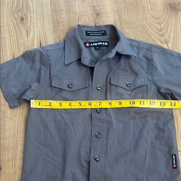 Boys Airwalk Gray Button Down Shirt Short Sleeves - Picture 8 of 9